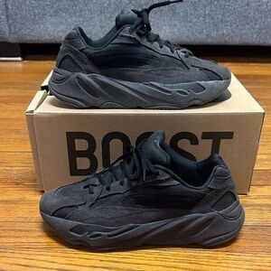 Adidas Yeezy Boost 700 “Vanta”